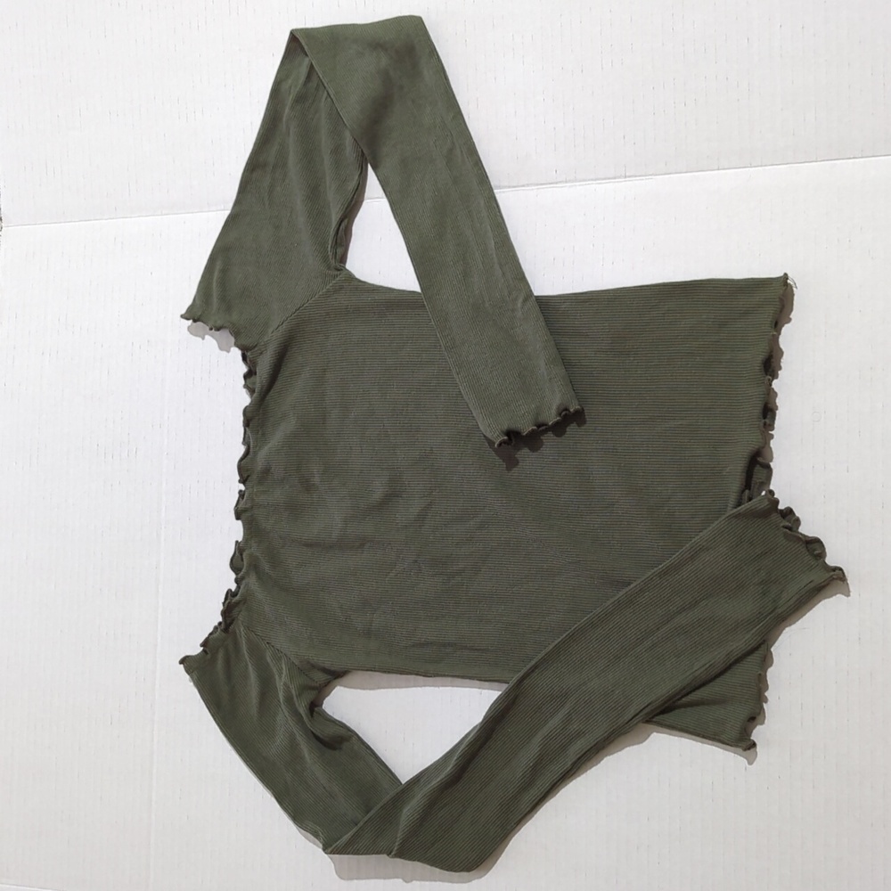 Hollister XS Long sleeve off the shoulder fitted Top